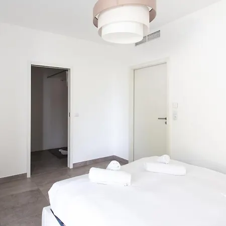 Apartman Cipriani Furnished Flat